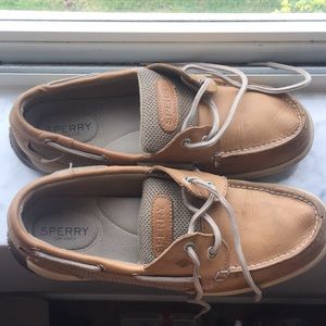tan sperrys size 8.5